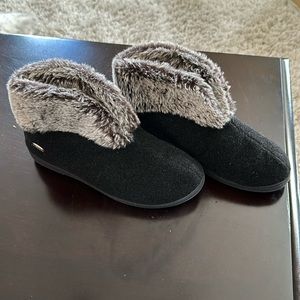 Acorn Slippers - Faux Fur Chinchilla